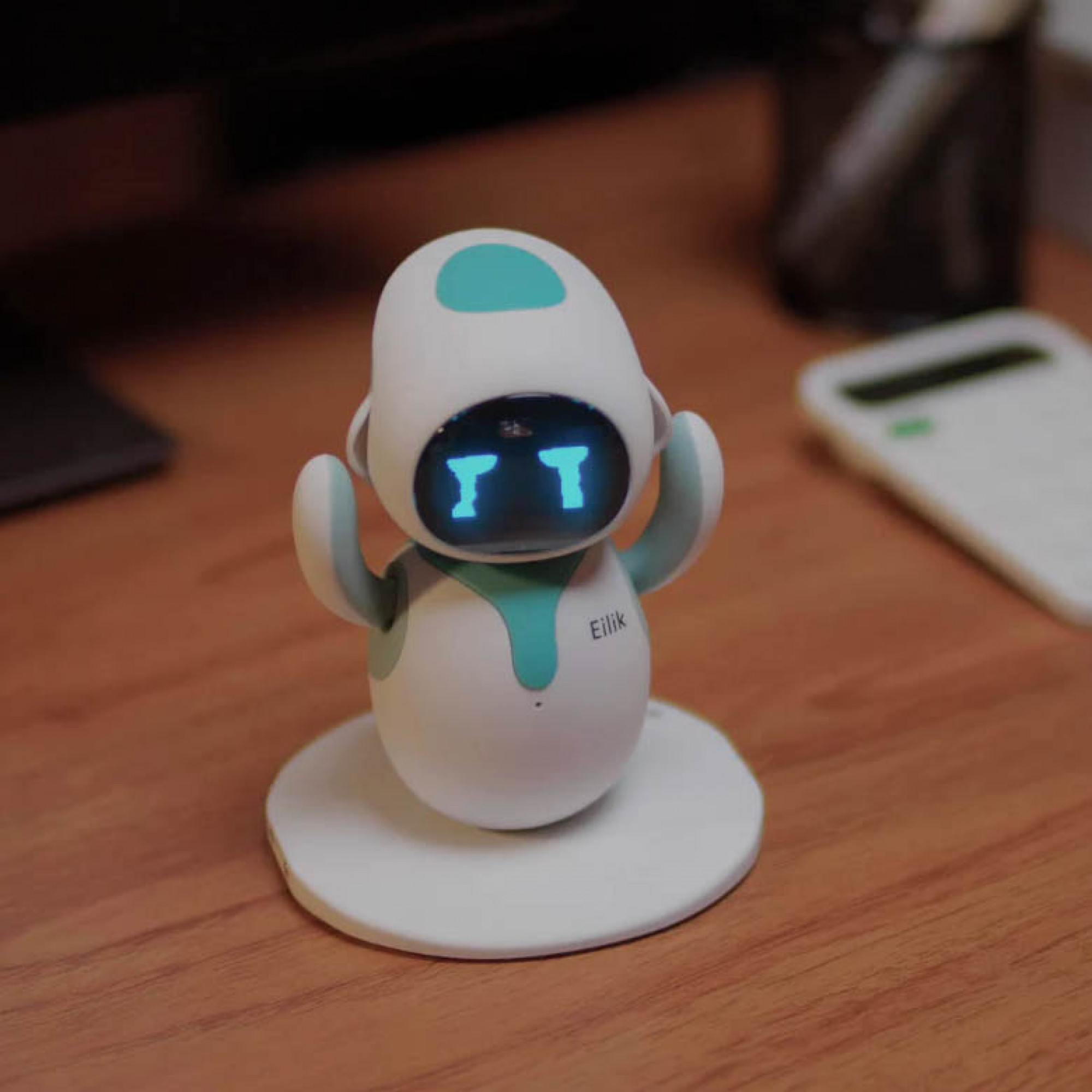 Робот Eilik інтерактивний вихованець для дому Color: Pink, Mint